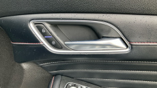 MG Hs 1.5 T-GDI Exclusive 5dr DCT Petrol Hatchback